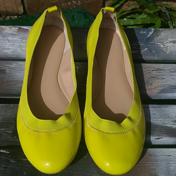Banana Republic Shoes - Banana Republic Ballet Lime Green Flats